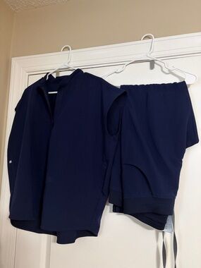 Figs Navy Scrub Set- Rafela top/Kade Pants